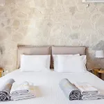 Villa Milos Paradise Luxury Villas *